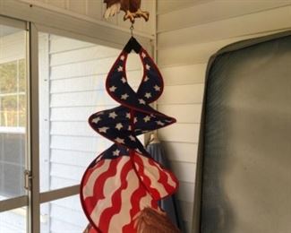 Eagle and flag spinner