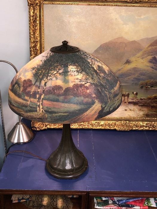 Handel lamp #6230 painted by Runge, in perfect condition, expertly rewired. Fine oil painting on canvas in background 