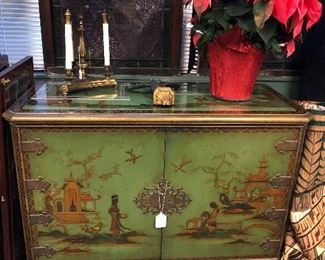 Chinoiserie chest