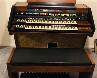 Leslie spinet organ