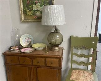 Love this chair and picture together. 