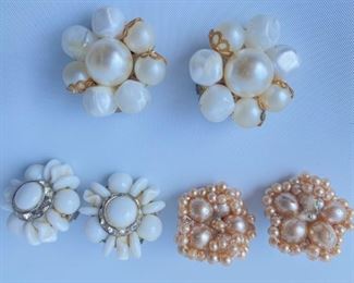 4 Pairs Vintage Clip-On Earrings, Some Faux Pearl
Lot #: 43