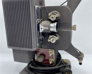 VIntage Kodascope Eight-33 Projector By Eastman Kodak
Lot #: 92