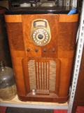 Antique Grunow Super-teledial radio.