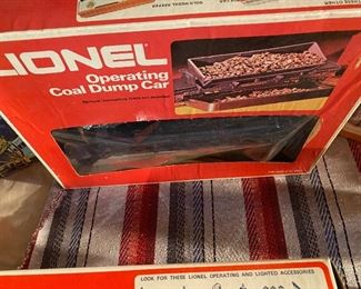 Lionel Operating Coal Dump Car/Box