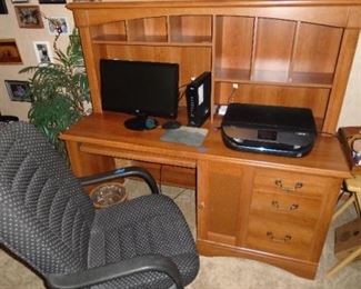 DESK & CHAIR