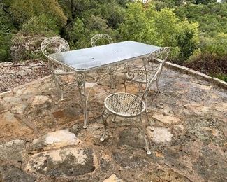 Vintage Woodard Chantilly Rose wrought iron heavy glass patio set comes with table and four chairs, in excellent condition