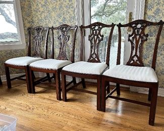 Set of 8 Henredon carved dining chairs: 6 side chairs and 2 arm chairs