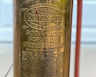 Antique fire extengsher 
