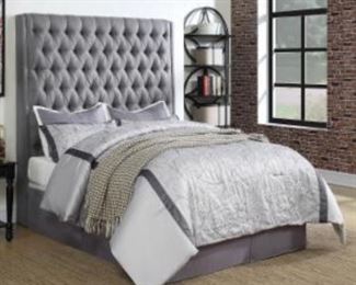 $480.00 USD Coaster Camille Grey Tufted King Size Bed Frame - HOP104-B02 ALL OFFERS CONSIDERED Description: This chic bed from the Camille Collection will steal the show in your master bedroom. With a solid frame and wood legs in a cappuccino finish, this California king bed is upholstered in a grey fabric with crystal-button tufting on the headboard. This California king bed is also available in cream and brown fabrics.
Finish: Gray
Box Spring Required
Pine and plywood frame
Dimensions: W 81.75" / D 92.25" / H 71" / 174.36 lb.
Location: Local pick up Portland Oregon. Shipper suggestions available upon request.
Condition: Used. In very good condtiion. This piece was used for home staging only. https://goodbyhello.com/products/copy-of-coaster-summerset-grey-tufted-queen-size-bed-frame-with-nailhead-trim-hop104-b01?_pos=21&_sid=d366352bd&_ss=r