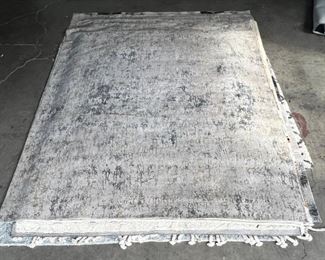 $320 USD 9 x 12 ft. Jaipur Cirque Arvo Tan and Grey Area Rug HOP104-R10 ALL OFFERS CONSIDERED Description: Muted color tones and artistically abstract patterning combine to create the transitional appeal of this power-loomed area rug. Lustrous for a luxe touch, the viscose and polyester blend lends an incredibly soft feel to this sleek white and dark gray accent.
Dimensions: 9 x 12 ft.
Local pick up Portland, OR. Contact us for shipper suggestions https://goodbyhello.com/products/copy-of-hand-knotted-diamond-patterned-area-rug-camel-and-cream-hop104-r9?_pos=69&_sid=00494f4c8&_ss=r