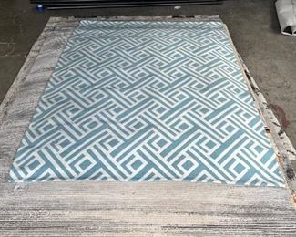 $100 USD 7'x10' Trellis Elevated Fretwork Tufted Teal/White Area Rug - HOP104-R5 ALL OFFERS CONSIDERED Description: Muted color tones and artistically abstract patterning combine to create the transitional appeal of this power-loomed area rug. Lustrous for a luxe touch, the viscose and polyester blend lends an incredibly soft feel to this sleek white and silver accent.
Dimensions: 7'6" x 9'6"
Location: Local pick up Portland, OR. Contact us for shipper suggestions https://goodbyhello.com/products/copy-of-jaipur-living-cirque-arvo-ciq08-silver-white-area-rug-hop104-r4?_pos=53&_sid=00494f4c8&_ss=r