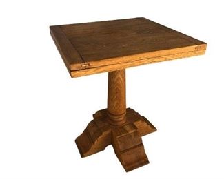 $200 small oak pedestal side table 20x18x23