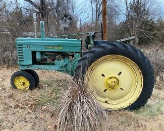 John Deere B tractor- bring trailer for removal, missing key