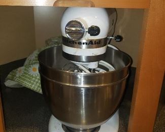 Kitchen Aid w/attachment