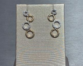 1.27 ctw
14 k yellow and white gold 