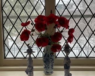 Blue and White Chinese Vase with 2 Bijorn Wiinblad Figures