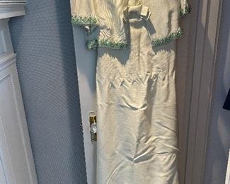 Vintage 2pc Set for Young Quinlan Shop