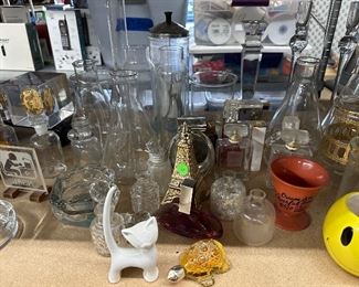Tchotchkes and glassware