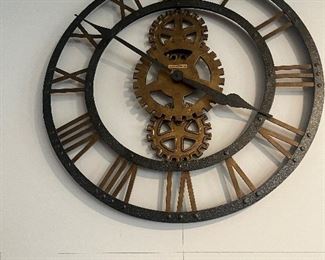 Howard Miller Crosby gear clock