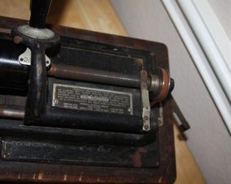 1905 Edison Standard Wind-Up Phonograph