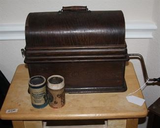 1905 Edison Standard Wind-Up Phonograph