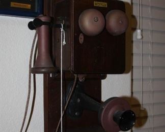 Reproduction telephone BELL Telephone wall mounted with earpiece and crank