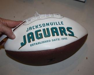 signed/autographed Jacksonville Jaguars football by Maurice Jones-Drew