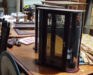 Show cases larger and smaller 