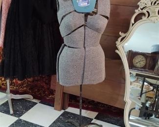 Dress forms and maniquin 