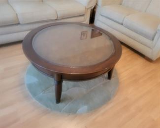 40" ROUND COCKTAIL TABLE $60