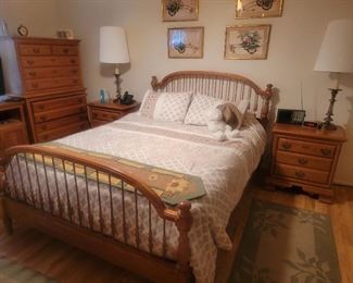 Complete Queen Bedroom Set $350