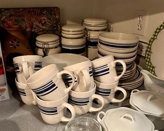 Gibson dish set