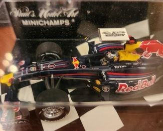 MINICHAMPS RED BULL RACING S VETTE SHOWCAR 2010 1/43 SCALE - LIMITED EDITION