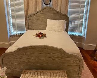 Queen Shiplap/Whitewash Bed