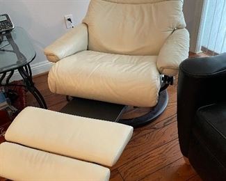 Beautiful EKORNES Stressless  offwhite reclining chair in mint condition!    $995.00