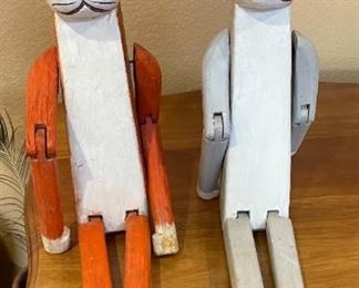 Sitting wooden kitties