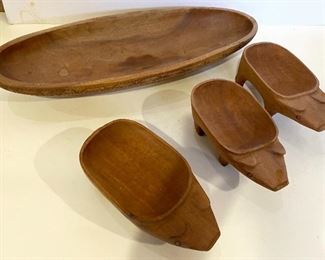 Wooden serving dishes (Pigs)