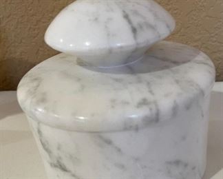Marble bowl with lid