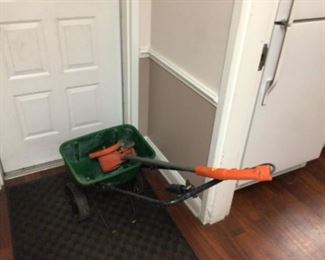 Edger & fertilizer spreader