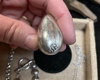 sterling ring w/ bee motif approx . size 7-7.25 -$26