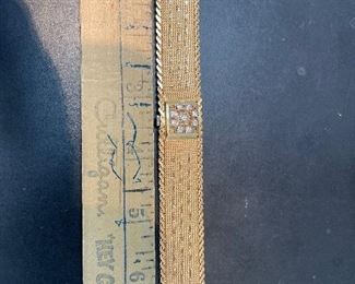 6 plus inch on the watch bracelet 