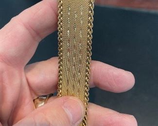 18k bracelet part- 65.2 gr $3750