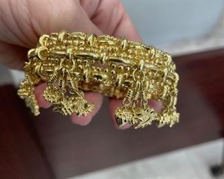 rarest of all finds- vintage tiffany's -signed and authentic- solid 18k gold bracelet- a whopping 159 gr of 18 k gold-  for a true collector- just thought it would be fun to offer this up-  it is safe at a local well known jewelry store- and that is where it can be seen-  i will not have this one on my person-$9999.00  more pics-keep going 