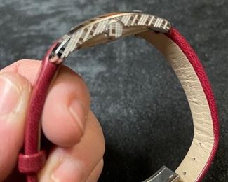 burberry ladies watch  side view