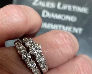 close up of zales ring - we can meet at zales for this one-if anyone is interested 