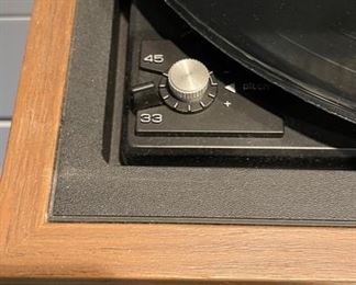 Dual 1237 Automatic Belt Vintage Turntable. Photo 3 of 3.