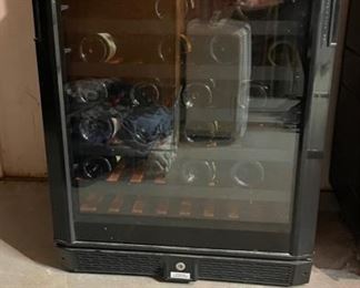 Avanti 54 Bottle Wine Chiller / Refrigerator. Photo 1 of 3.
