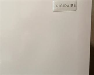 Frigidaire Stand Up Freezer. Model #FFFU14F2QWR. Photo 2 of 3.