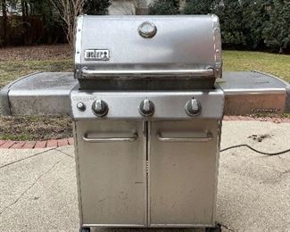 Weber Genesis Gas Brill. Photo 1 of 2.